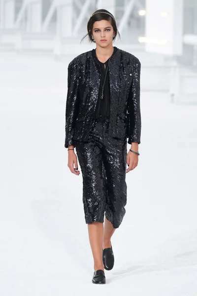Look 19